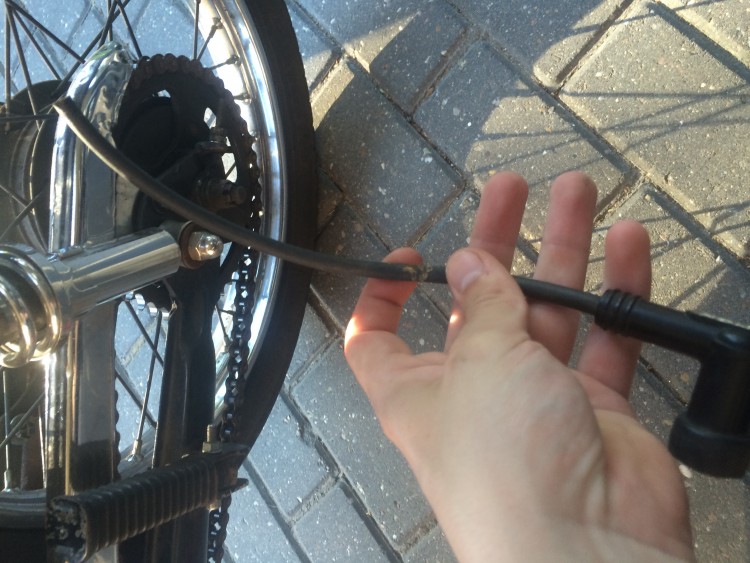 Heb alle rotzooi aan tape er vanaf gehaald. Hier zat geen aansluitpuntje in
